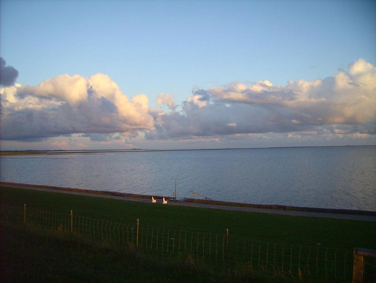 Haus-Halligblick-Ferienwohnung-Hamburger-Hallig Dagebüll Esterno foto